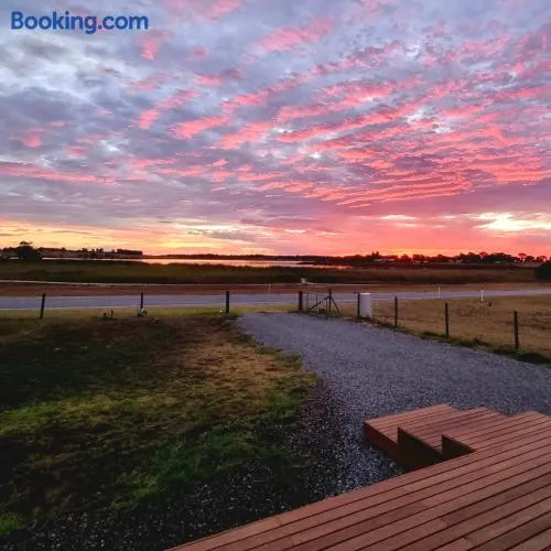 Banksia Lakeview Retreat - Image 1