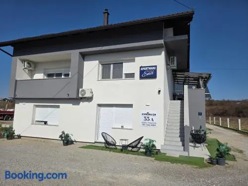 ENA 1&2 apartments-free parking 2200 m2-truck,trailer,boats friendly-EASY D1 access - Image 1