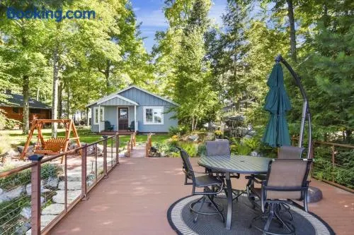 The Guest Cabin Holiday Home - Image 1