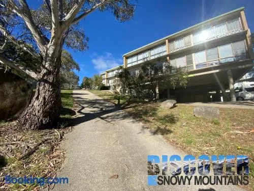 Alpine Mountain View 3 - Jindabyne - Image 1