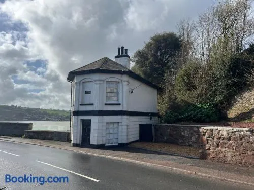 Historic 'Old Toll House' Shaldon Bridge with Parking - Image 1