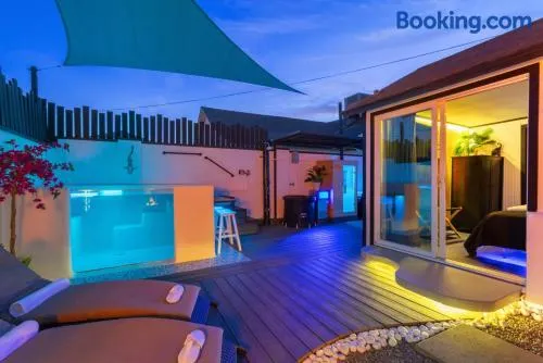 Wellness spa home Solas and Crescendo - Image 1