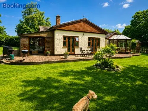 Park Cottage Country Bungalow - Image 1