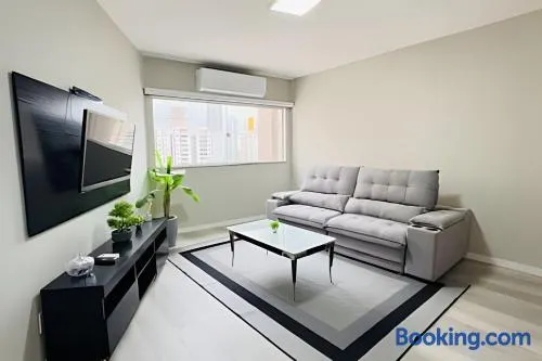 Apto 2Q, A/C total, Wi-Fi, 200m Boulevard Shopping - Image 1