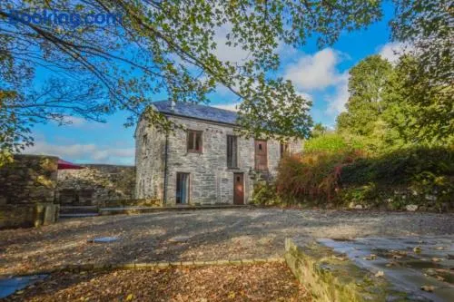 The Threshing Barn - Image 1