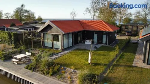 Ferienhaus mit Zugang zum Wasser - Image 1