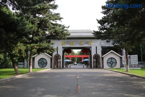 Changchun Clear Moon Apartment by South Lake Hotel - Image 1