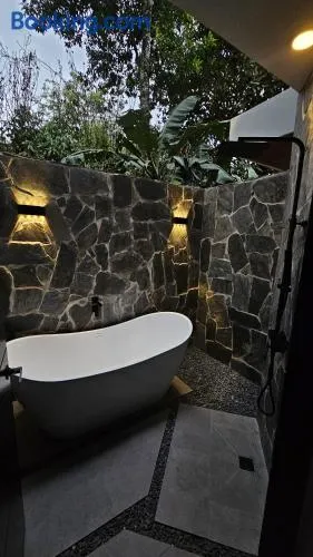5 star luxury ultimate location unbeatable price price - Image 1