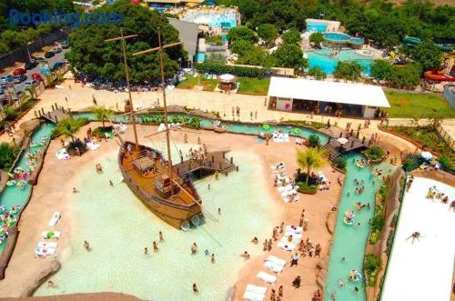 Piazza diRoma com acesso ao Acqua Park e Splash - Temporada CN Adriele - Image 1