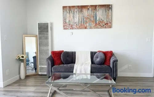 Hollywood Prime Location with Resort Style Pool, Free Parking and Close to Everything LA - Image 1