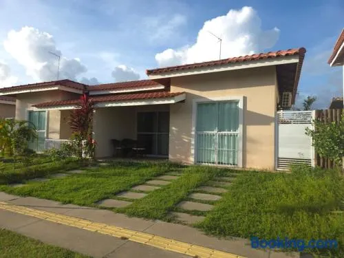Casa no condomínio Acácias em reserva Guarajuba - Image 1