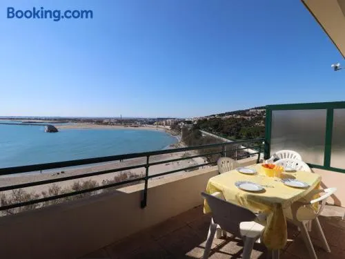 Appartement 2 pièces avec terrasse face plage du Lazaret - 2 clévacances - FR-1-472A-157 - Image 1