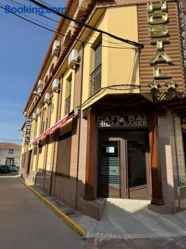 Hostal cazalegas - Image 1