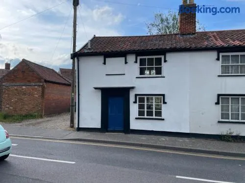 Central Grade 2 listed cottage - Image 1