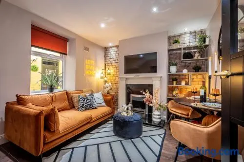 City Escape Waterford City Sleeps 6 - Image 1