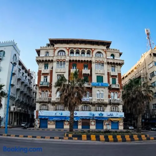 New Welcome House Hotel - Image 1