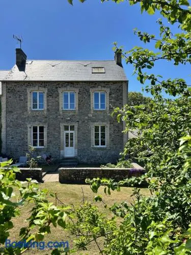 Maison 4 chambres, grand jardin, 10 minutes des plages - Image 1