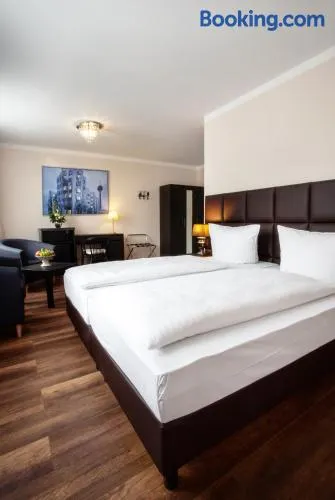 Hotel Royal Jülich - Image 1