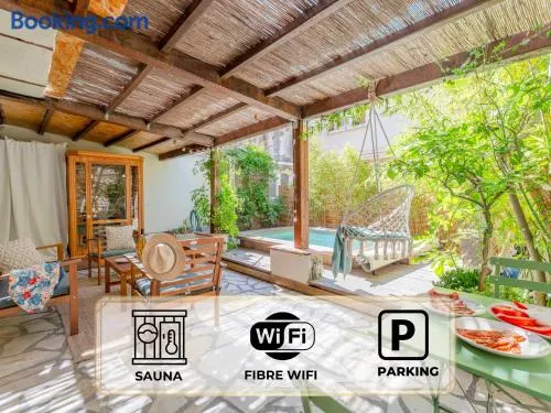 L'Escale - Idéal Couple & Pro en Quête d'un Moment Détente et se Ressourcer - Sauna Exclusif & Terrasse Privée - Piscine - WIFI HD - 5min Port Toulon & Plage - Image 1
