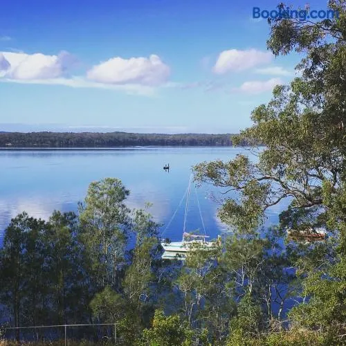 SilverWaters Waterfront Accommodation Lake Macquarie - Image 1