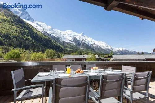 Grand Paradis- Modern 3 bedroom apartment with spectacular views - Image 1