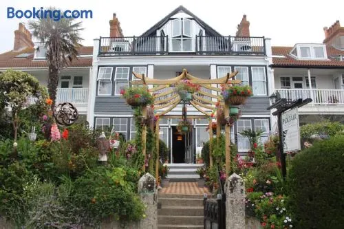 Poltair Guest House - Image 1