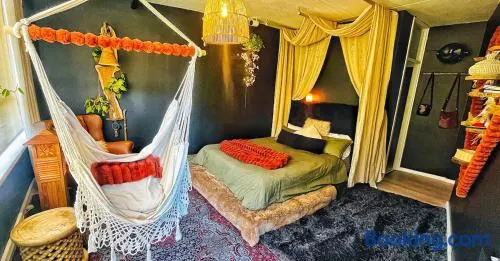 Cosy Romantic Stay Breathtaking Table Mt Views - Image 1