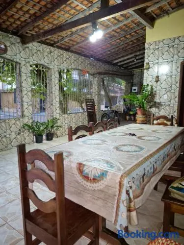 Casa de família em condomínio - Image 1