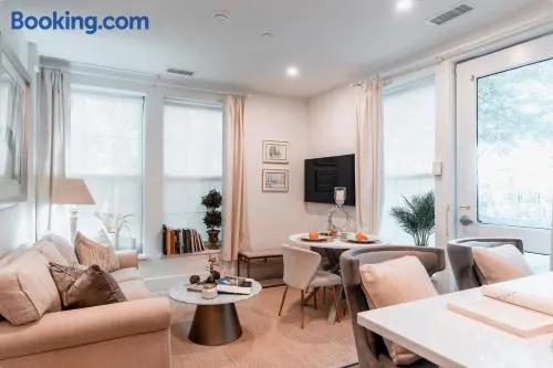 Waterside Step-free 2BR, Near Brown and RISD, Free Parking - Image 1