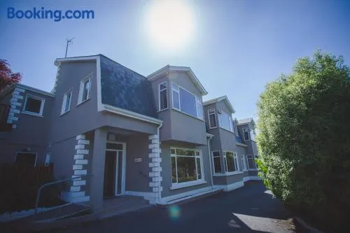Diamond Hill Country House - Image 1
