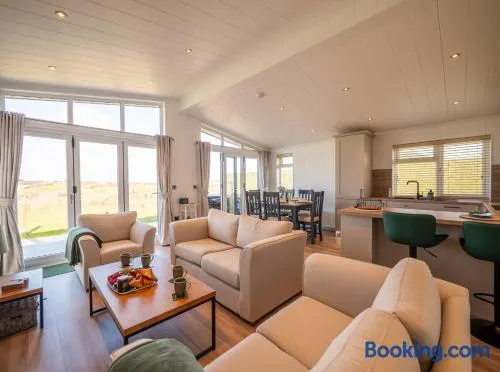 Countryside Lodge Retreat on Golf Course - Image 1