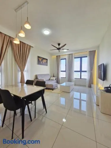 TRIO Bukit Tinggi 2-bedroom NEW Apt with NETFLIX smart tv - Image 1