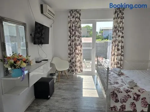 Anacris Guesthouse - Image 1