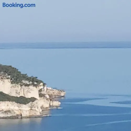 Attico con terrazzo e finestre sulla baia di Peschici - Image 1