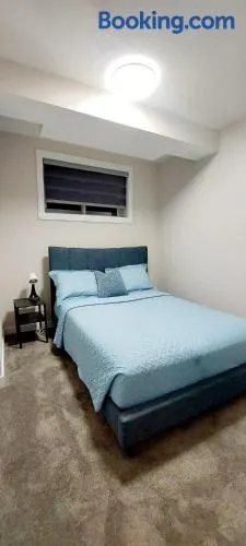 Little Heaven 2BR southwest Calgary - Image 1