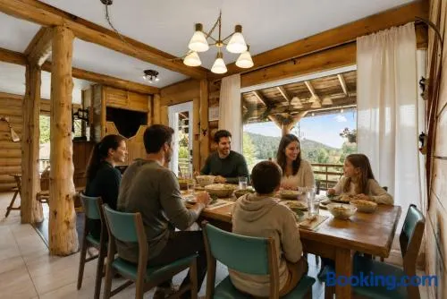 Chalet du lac avec SPA privé, wifi, BBQ et SUP - Image 1