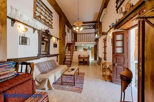 Hara's Traditional Detached House in Malona - Image 1