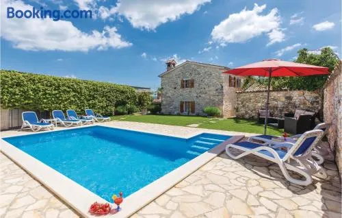 Three-Bedroom Holiday Home In Regulici - Image 1