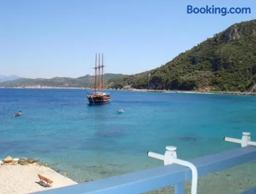 Hotel Avlakia - Image 1