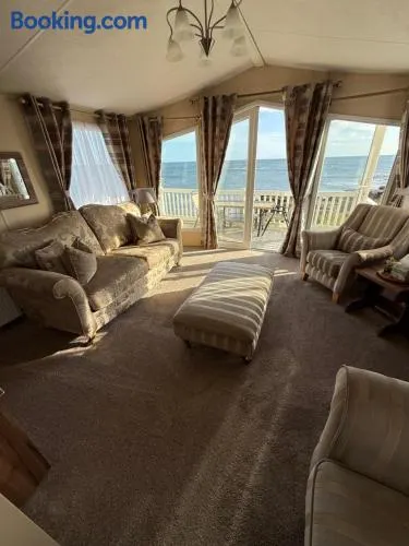 No13 Seaview Holiday Home - Image 1