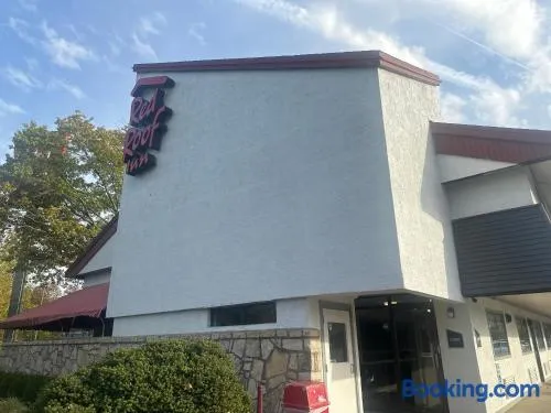 Red Roof Inn - Image 1