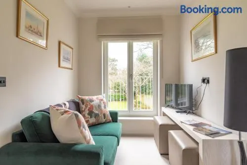 Near Major Attractions | Comfortable | TV - Image 1