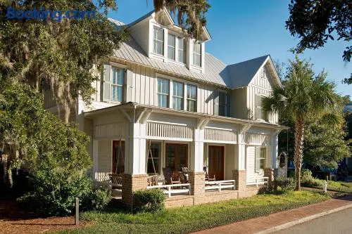 5 Bedroom Wilson Village Home 62 - Image 1