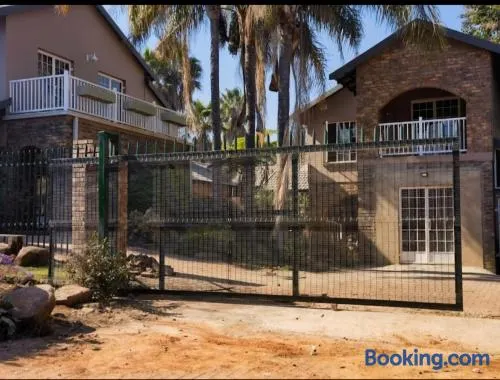 Melodie Guest House - Image 1