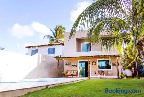 Excelente casa com Piscina - Image 1