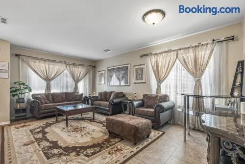 Entire Home in Surprise Downtown, Arizona - Image 1