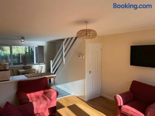 Entire 2 bedroom house in a great Cornish location - Image 1