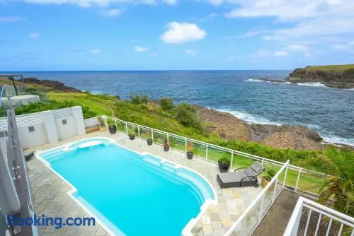 42 Loves Bay 5 Bedroom Sea cliff View House with Pool - Image 1