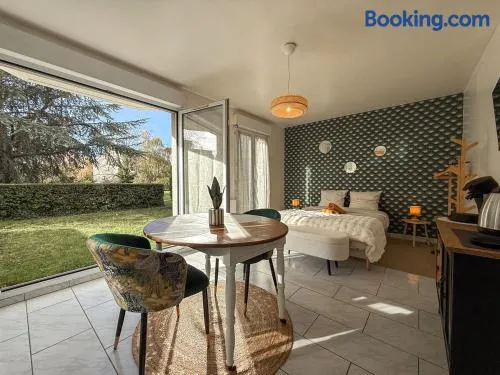 Studio avec jardin et parking - Image 1