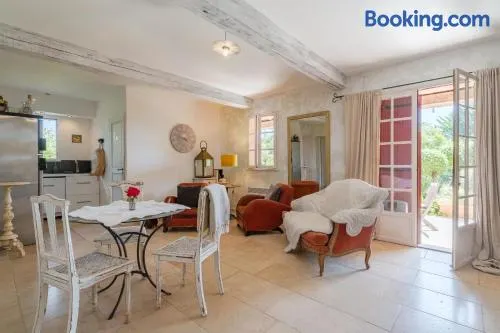 Holiday Home 'Chez Lara' with Mountain View, Shared Pool and Wi-Fi - Image 1